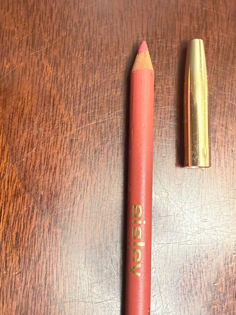 SISLEY Paris
PHYTO-LEVREZ PERFECT
Lip Liner
Rose Passion